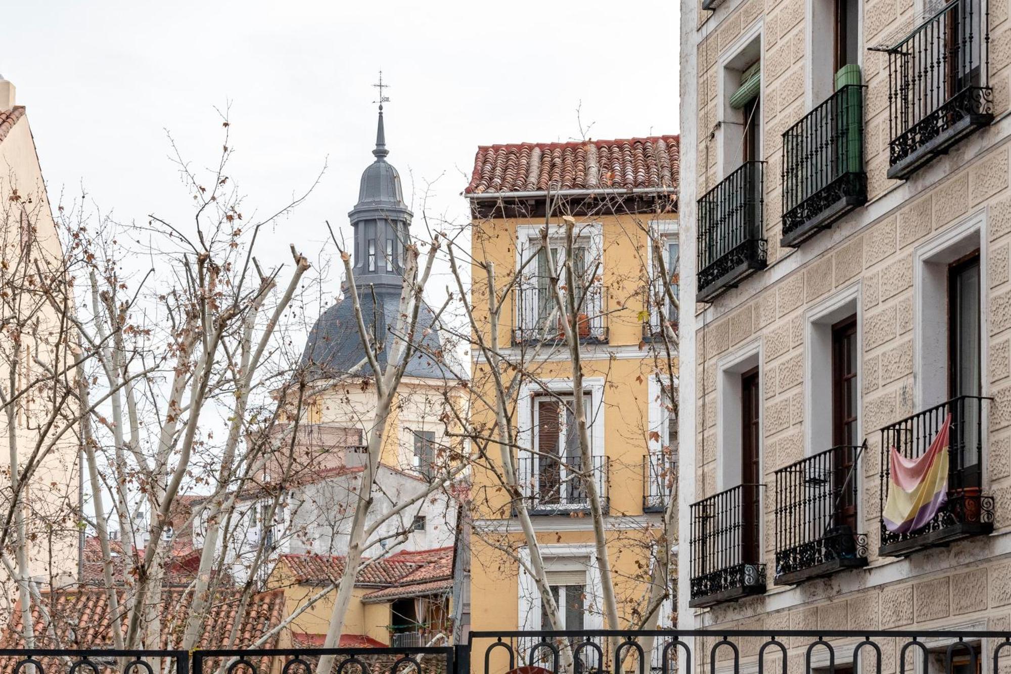 Precioso Piso En El Rastro By Bebalmy Apartment Madrid Bagian luar foto