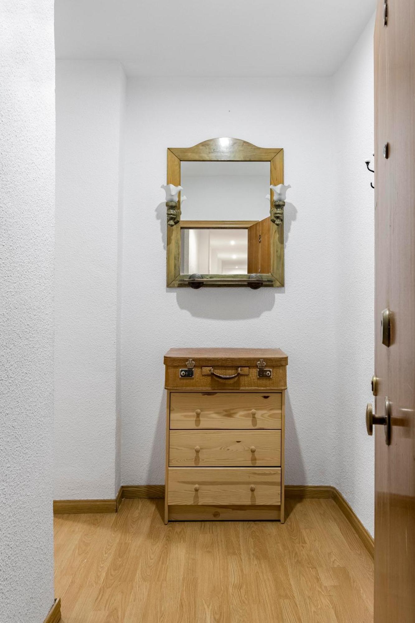 Precioso Piso En El Rastro By Bebalmy Apartment Madrid Bagian luar foto